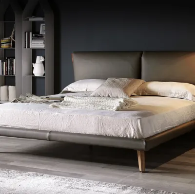 Letto imbottito con testiera Adam di Cattelan Italia