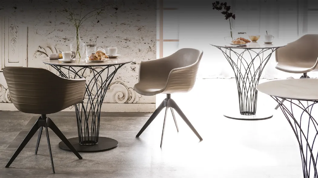 Tavolo rotondo con top in ceramica Marmi e base in acciaio intrecciato Nido Keramik Bistrò di Cattelan Italia