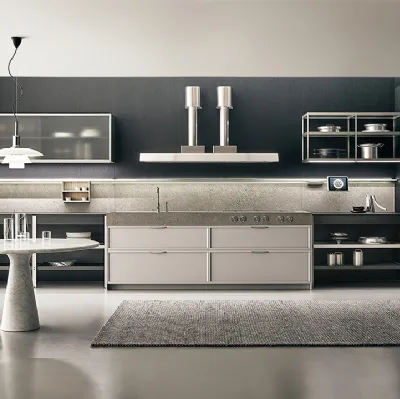 Cucina Design lineare KLab 02 in laccato opaco Grigio Nuage di Ernestomeda